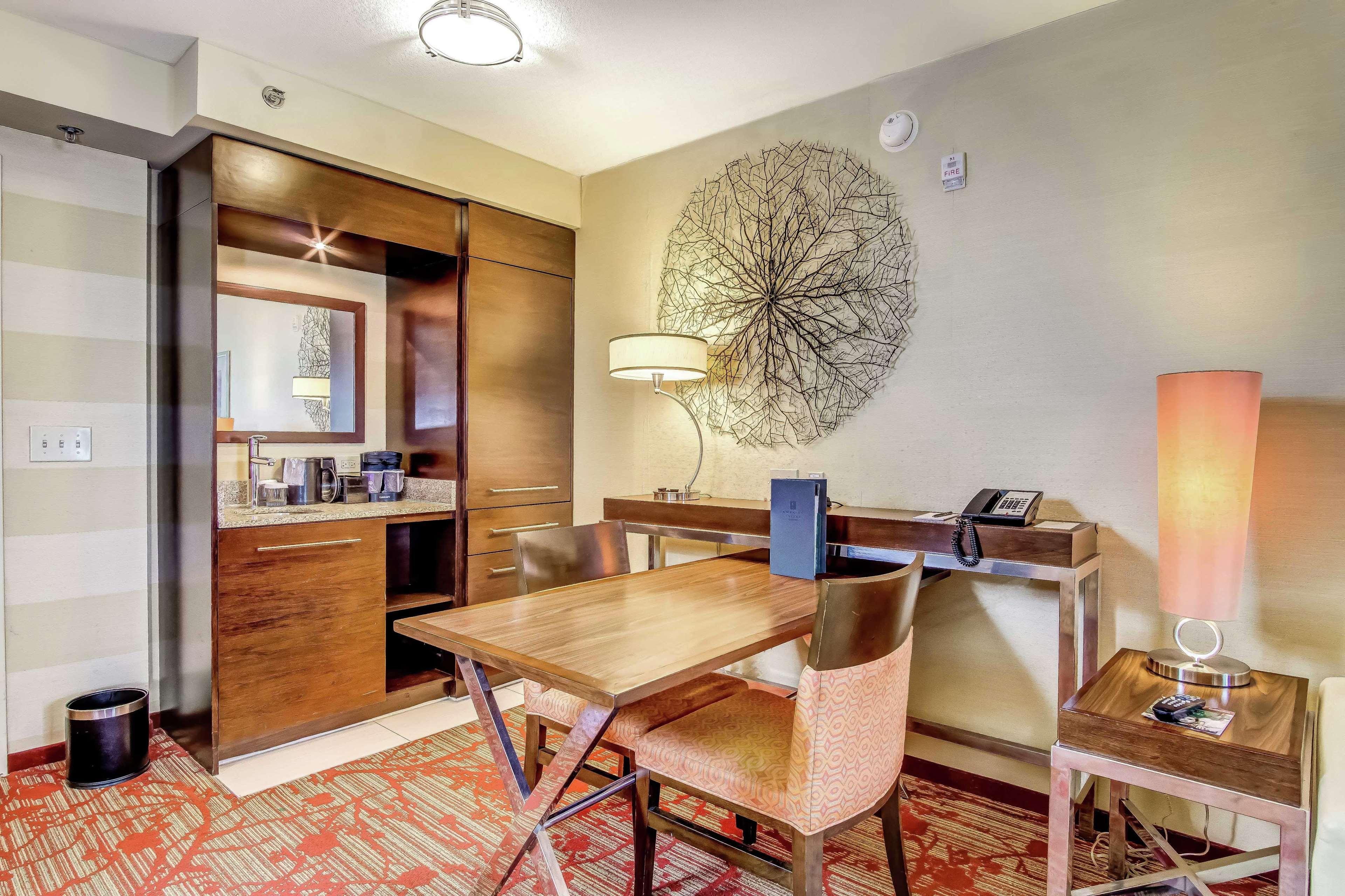 Embassy Suites Atlanta - Kennesaw Town Center מראה חיצוני תמונה