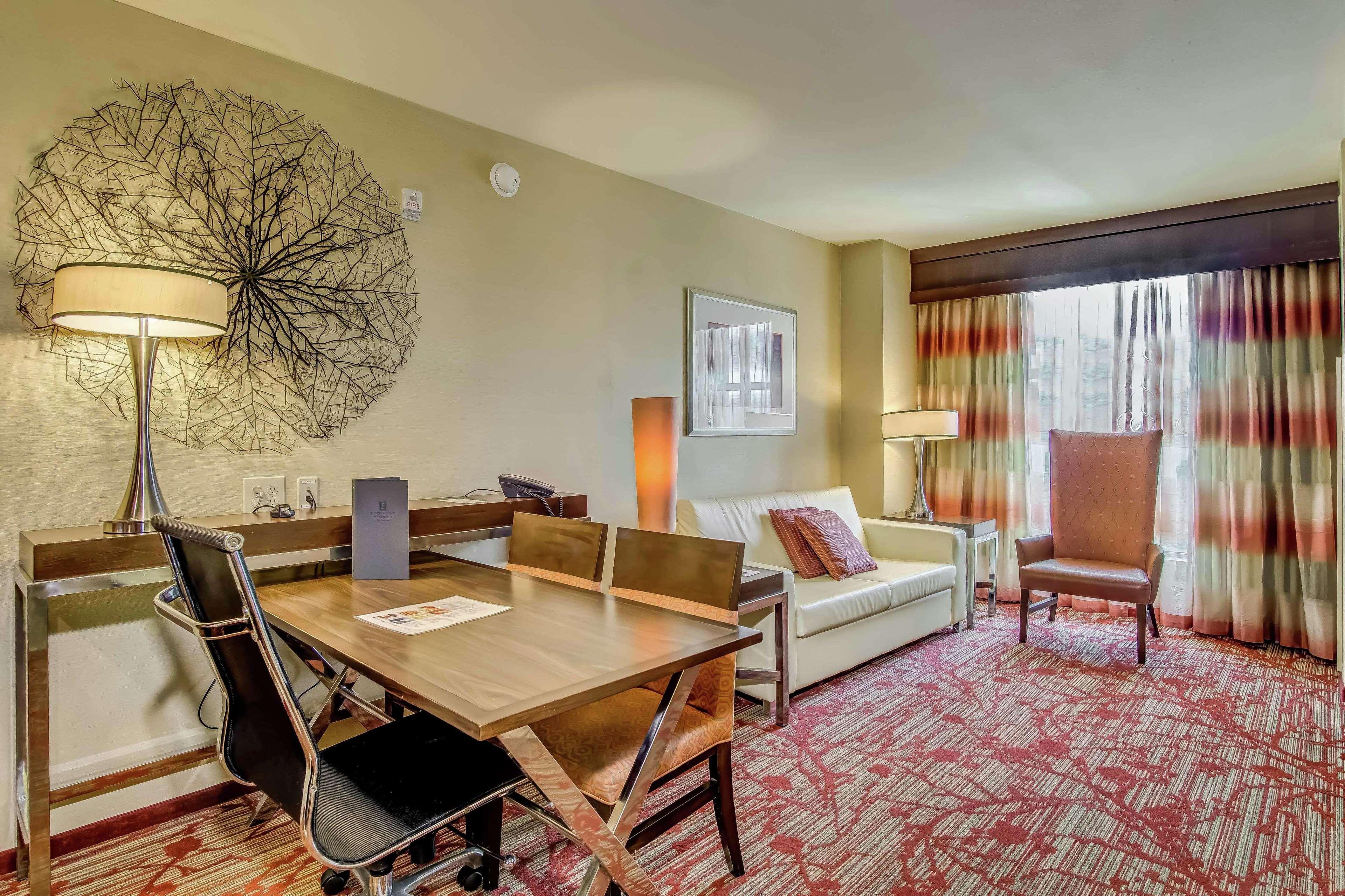 Embassy Suites Atlanta - Kennesaw Town Center מראה חיצוני תמונה